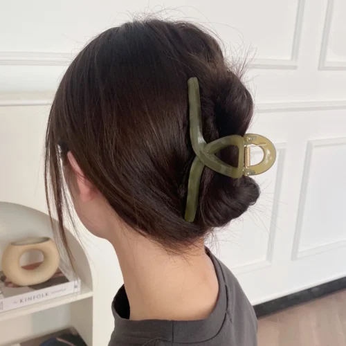 kẹp tóc bắt chéo