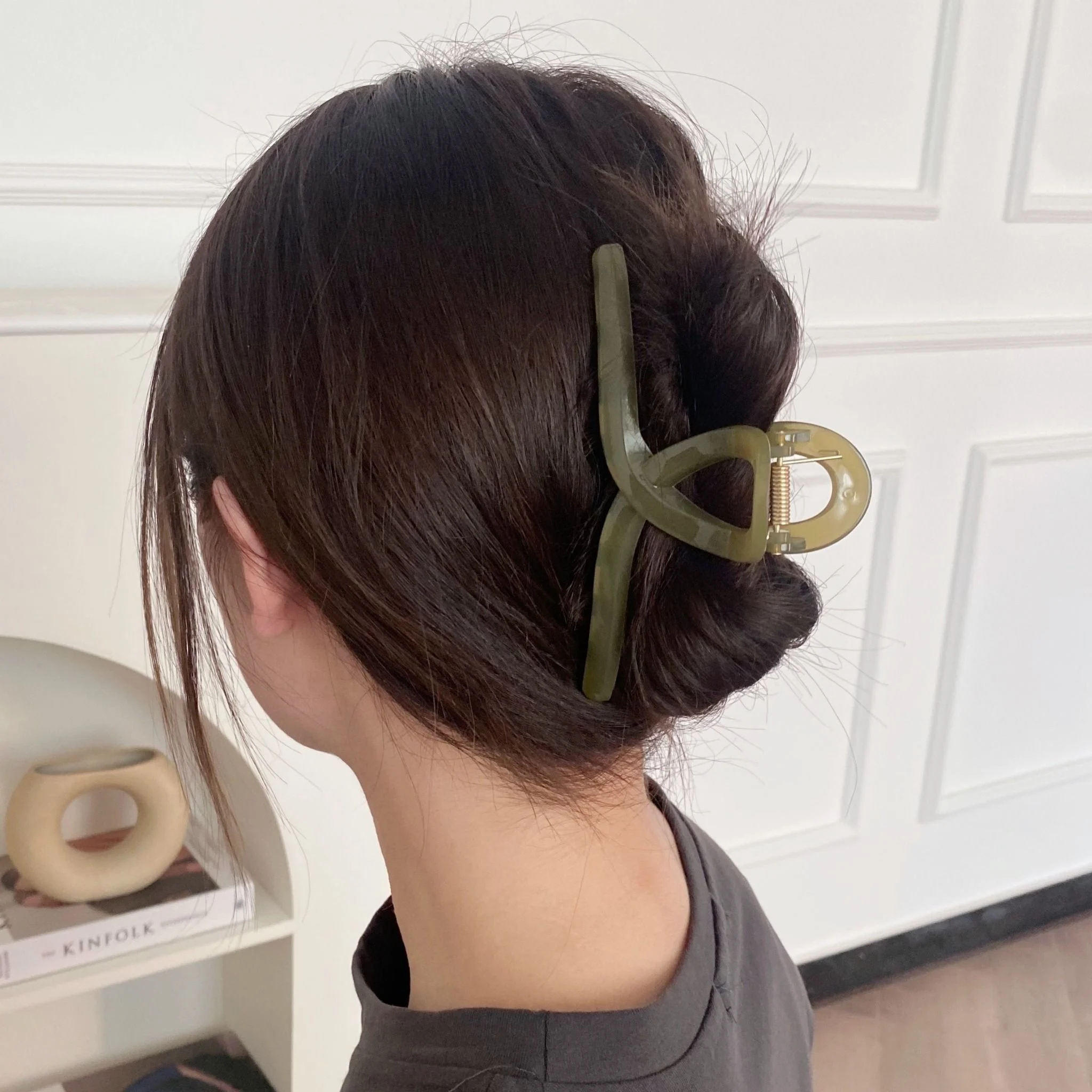 kẹp tóc bắt chéo